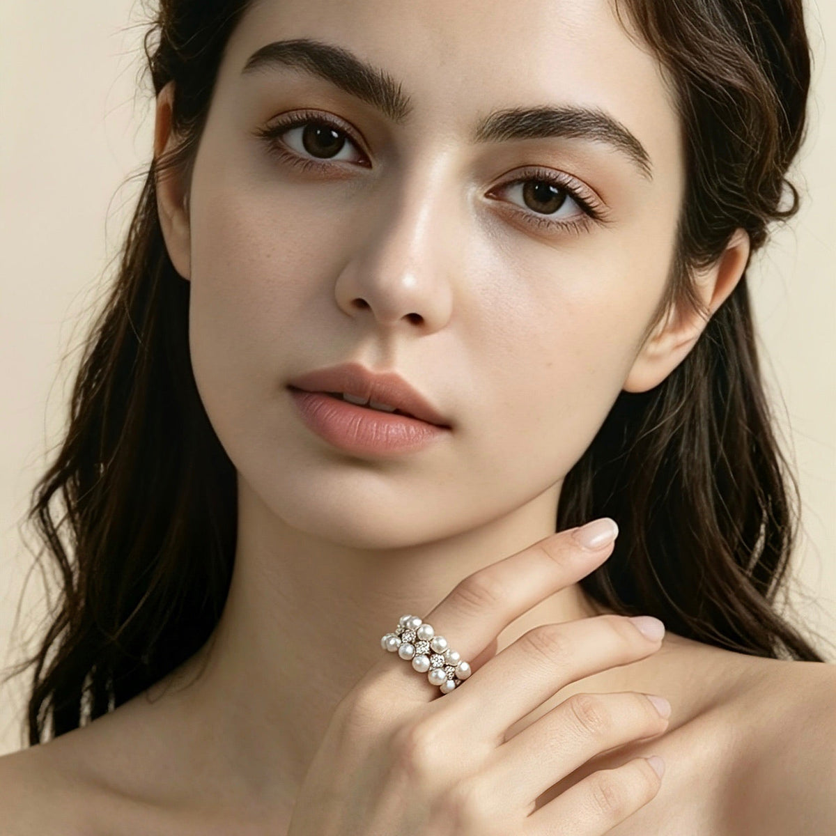 Solas Garland Pearl Ring