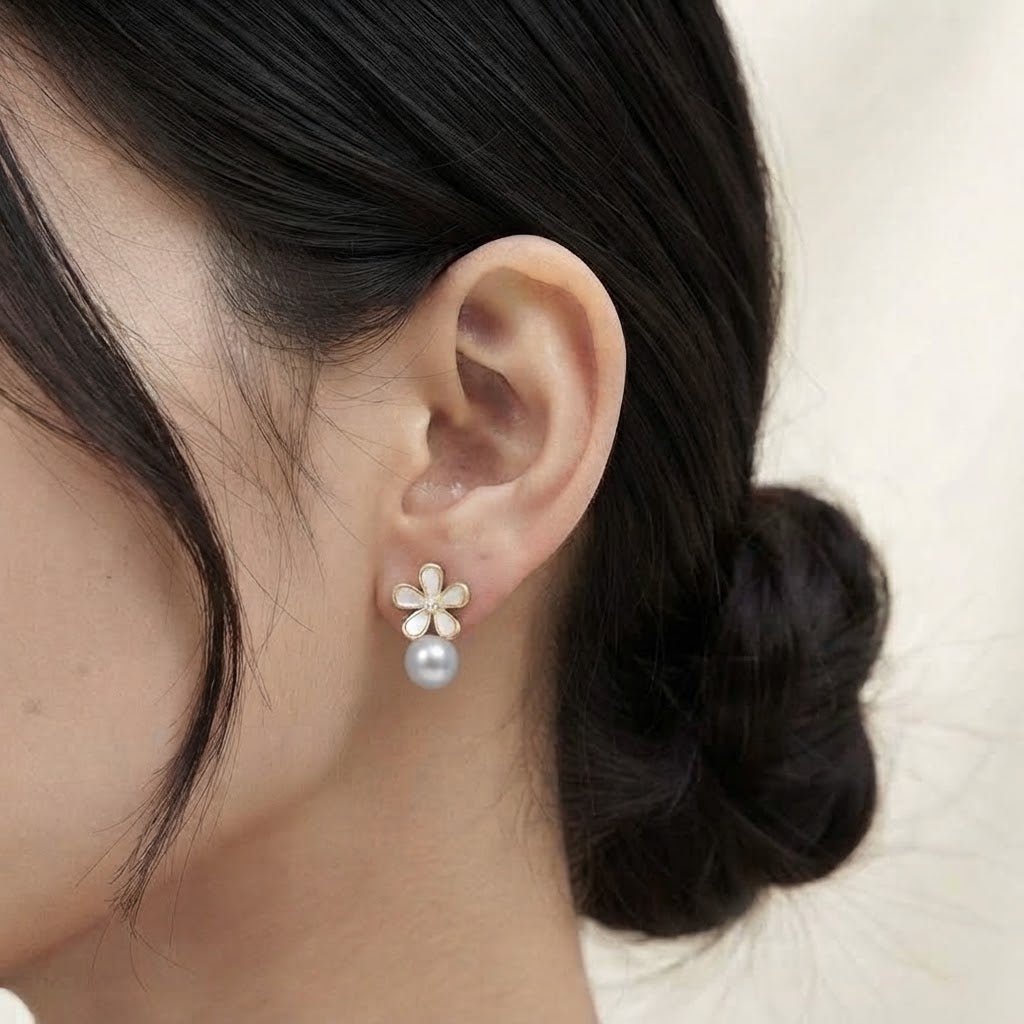 Solas Bloom Pearl Earrings