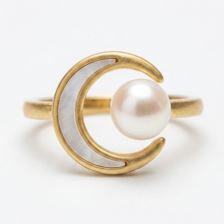 Solas Crescent Pearl Ring