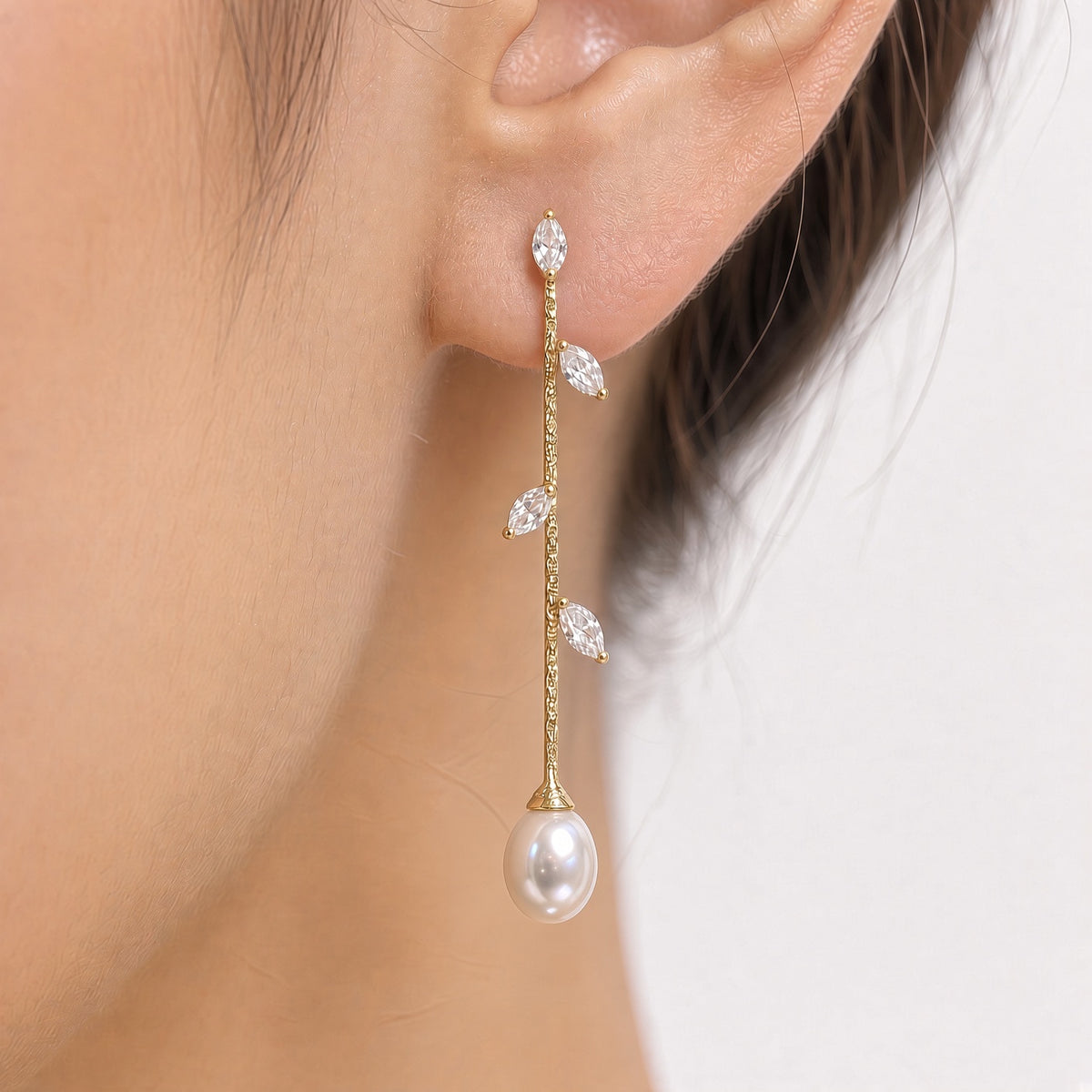 Solas Vine Pearl Earrings