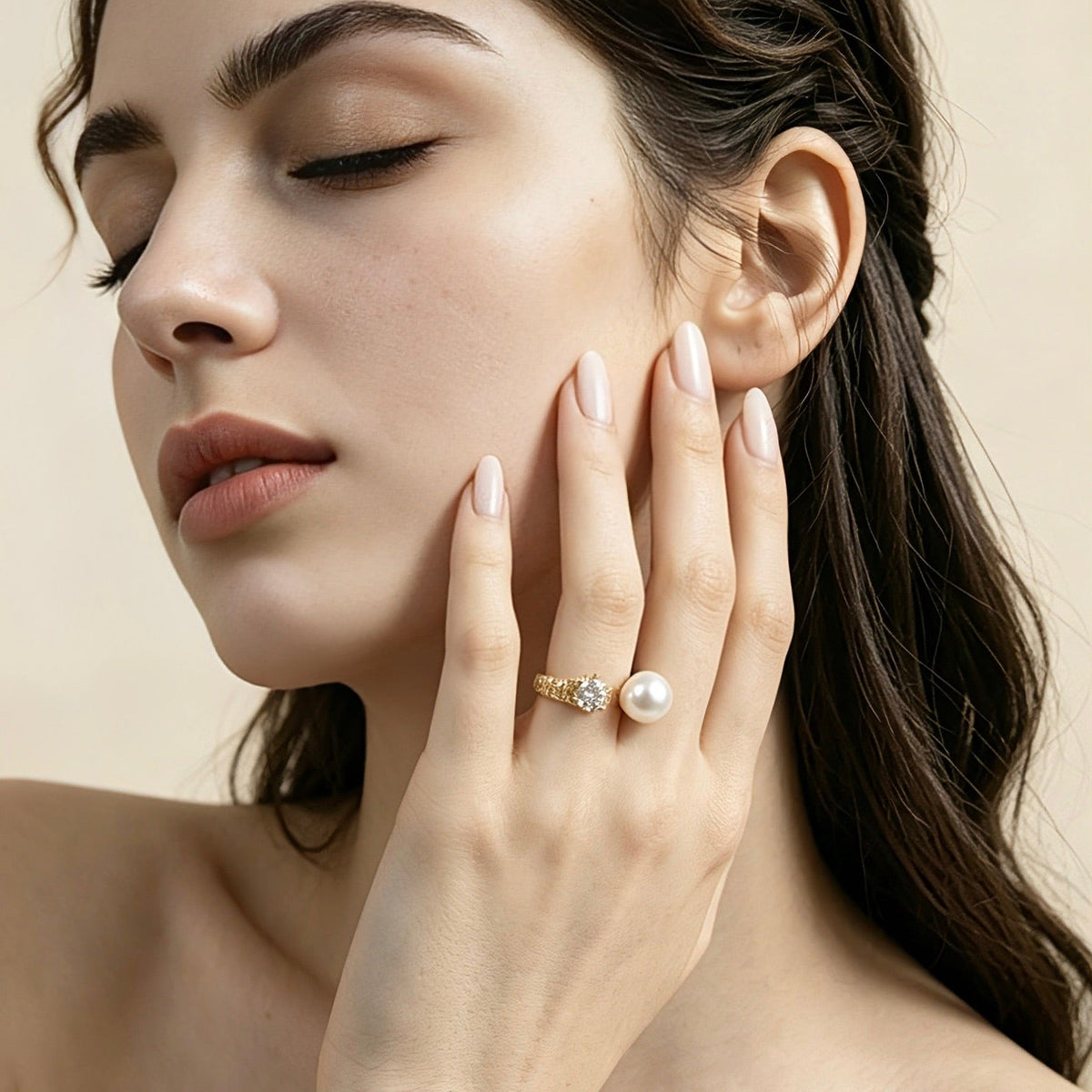 Solas Dual Pearl Ring