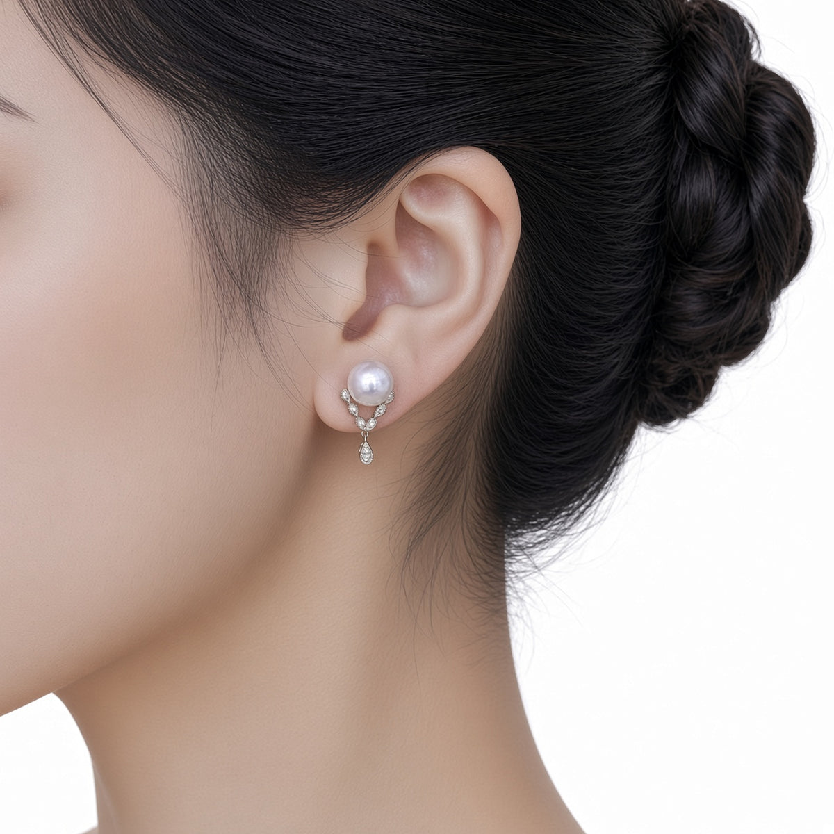 Solas Vale Pearl Earrings
