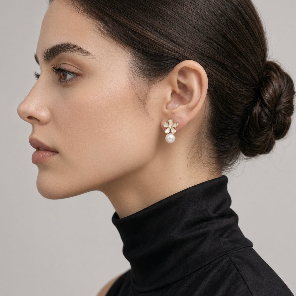 Solas Bloom Pearl Earrings