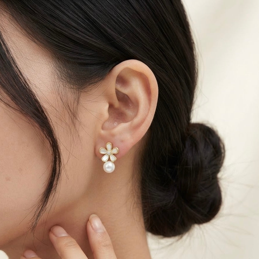 Solas Bloom Pearl Earrings