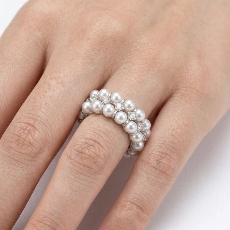 Solas Garland Pearl Ring
